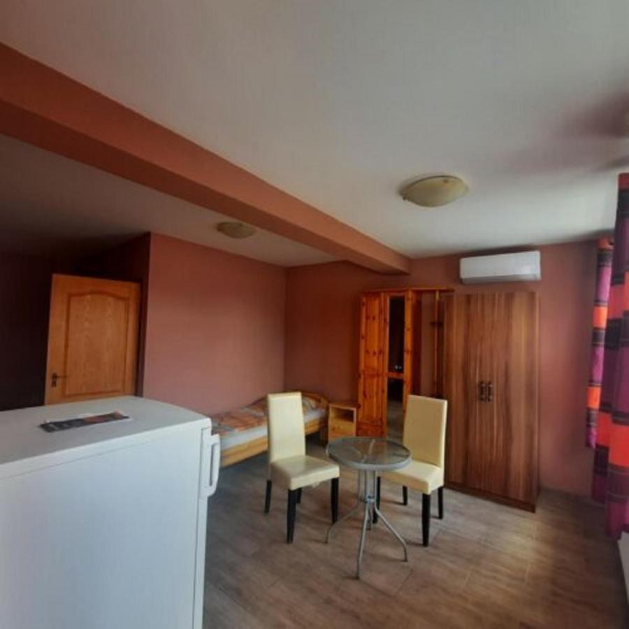 Ikszt Vendeghaz Hotel Davod Bagian luar foto