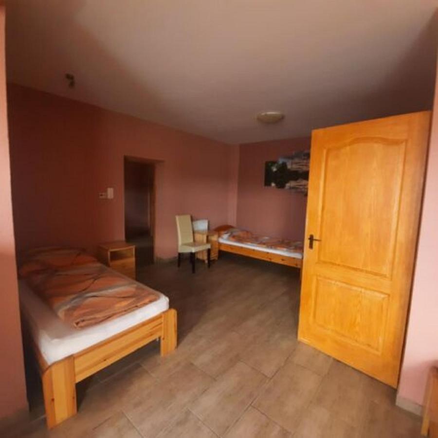 Ikszt Vendeghaz Hotel Davod Bagian luar foto